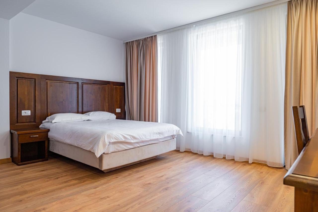 Voyager Hotel Năvodari Екстериор снимка